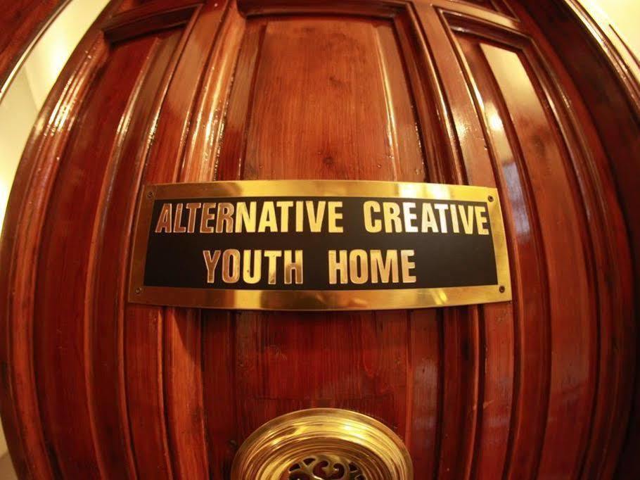 Alternative Creative Youth Hostel Барселона Екстер'єр фото