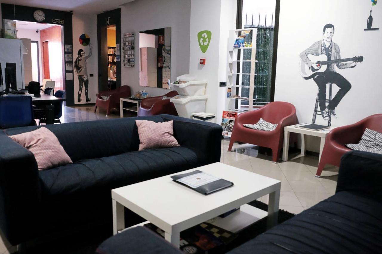 Alternative Creative Youth Hostel Барселона Екстер'єр фото